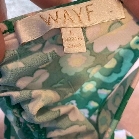 WAYF Floral Ruched Crop Top Size Large - Picture 3 of 5